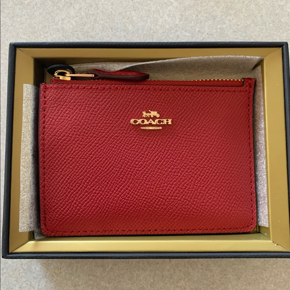 New Coach wallet wristlet/ great for spring/summer coming up!